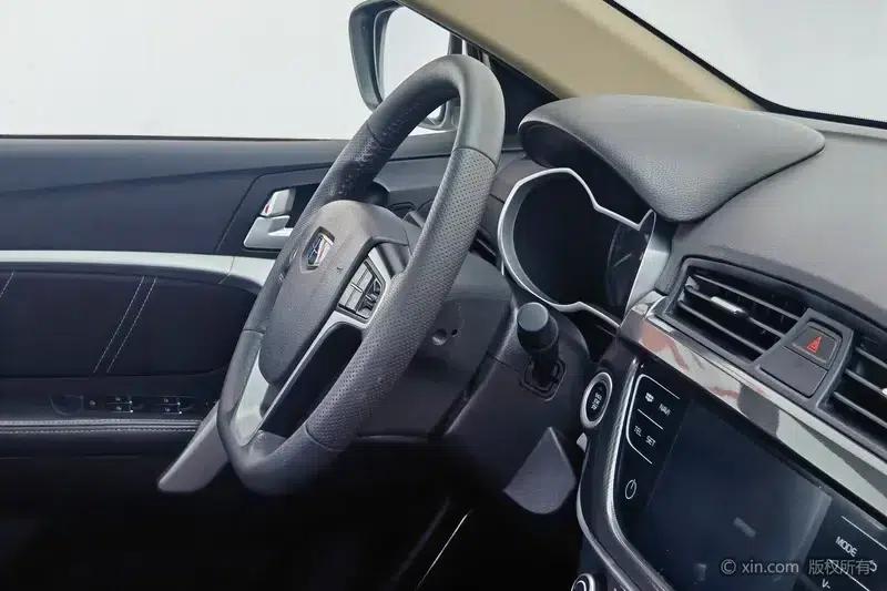 Geely Emgrand 2017 Sedan Million Edition 1.5L CVT Upward Version — миниатюра 8
