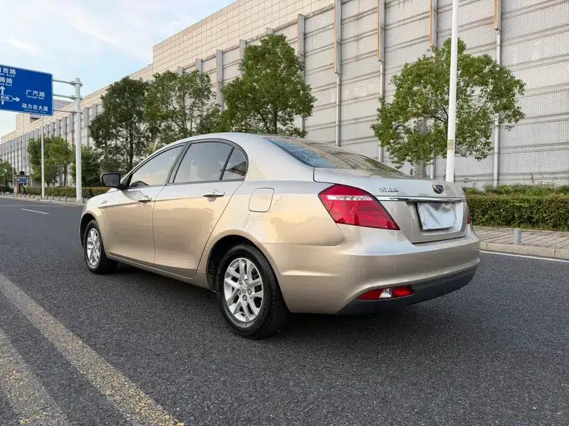 Geely Emgrand 2017 Sedan Million Edition 1.5L CVT Luxury Model — миниатюра 4