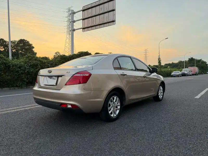 Geely Emgrand 2017 Sedan Million Edition 1.5L CVT Luxury Model — миниатюра 6