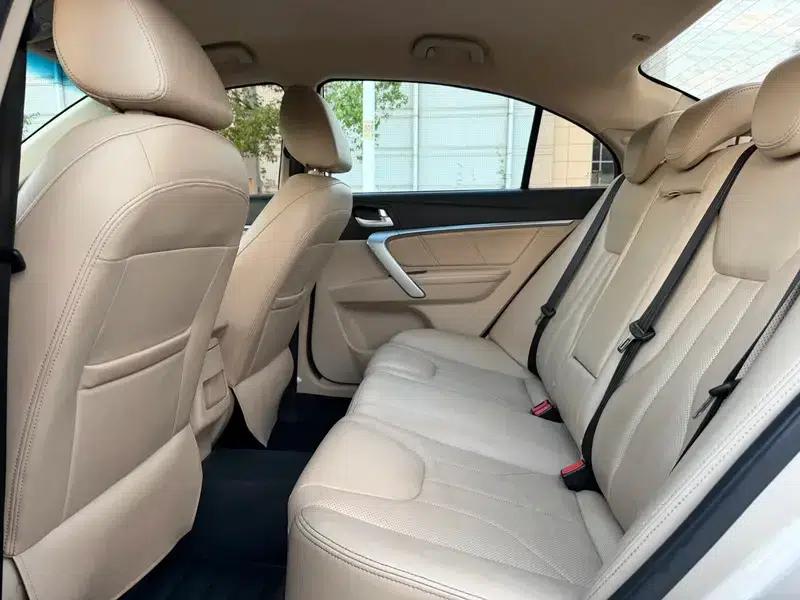 Geely Emgrand 2017 Sedan Million Edition 1.5L CVT Luxury Model — миниатюра 9
