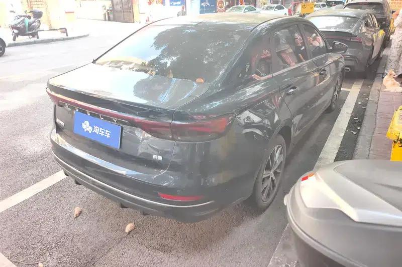 Geely Emgrand 2022 4th Generation 1.5L CVT Flagship Edition — миниатюра 3