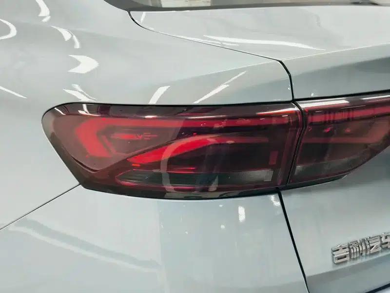 Geely Emgrand 2025 4th Generation 1.5L CVT Flagship Edition — миниатюра 13