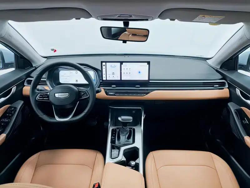 Geely Emgrand 2025 4th Generation 1.5L CVT Flagship Edition — миниатюра 14