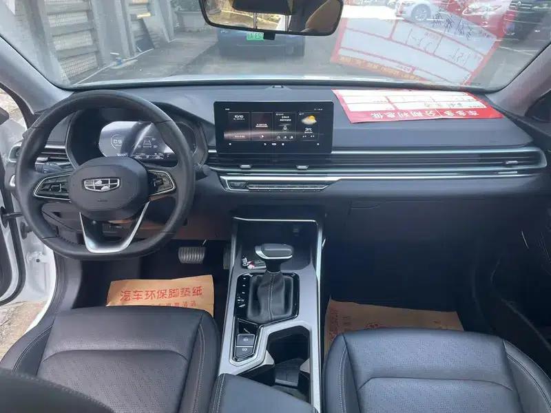 Geely Emgrand 2022 4th Generation 1.5L CVT Elite — миниатюра 8