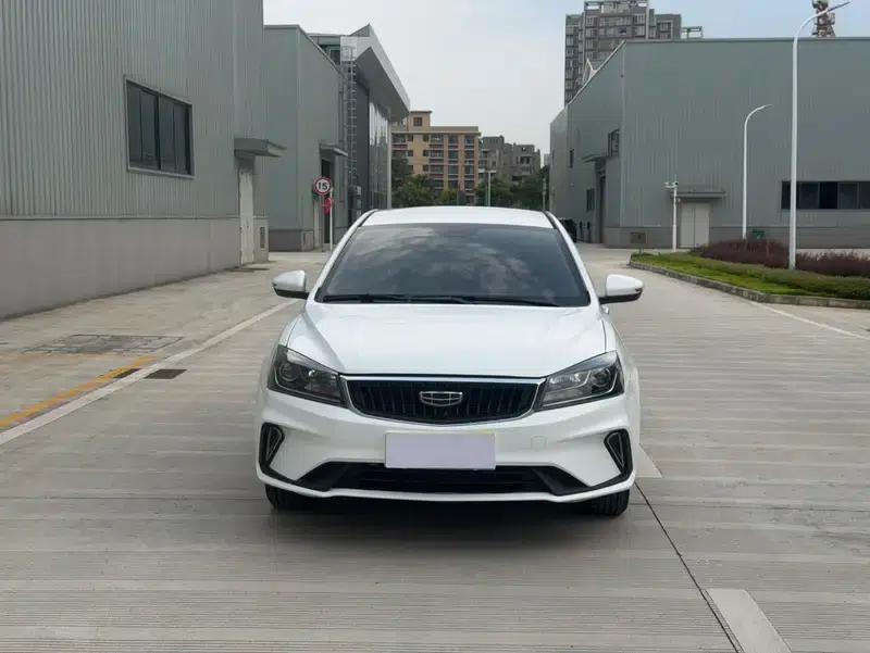 Geely Emgrand 2020 1.5L CVT Luxury Edition — миниатюра 2