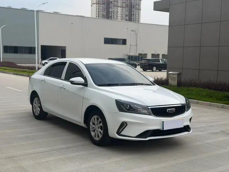 Geely Emgrand 2020 1.5L CVT Luxury Edition — миниатюра 3