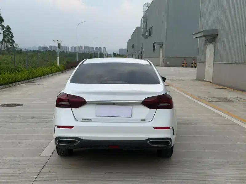 Geely Emgrand 2020 1.5L CVT Luxury Edition — миниатюра 5