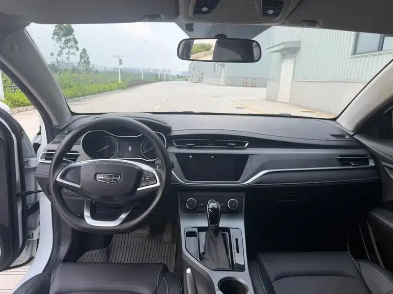 Geely Emgrand 2020 1.5L CVT Luxury Edition — миниатюра 7
