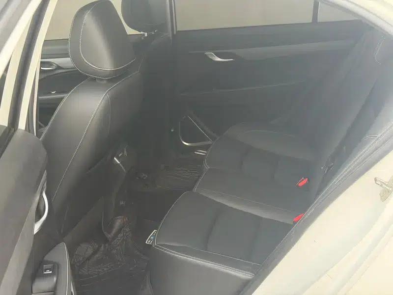 Geely Emgrand 2020 1.5L CVT Luxury Edition — миниатюра 10