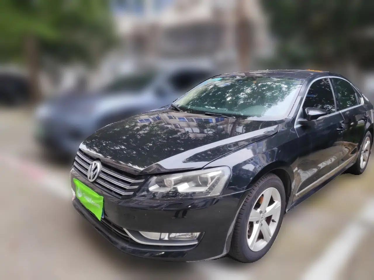 Volkswagen Passat 2011 1.8 TSI DSG Ultimate Edition — миниатюра 1