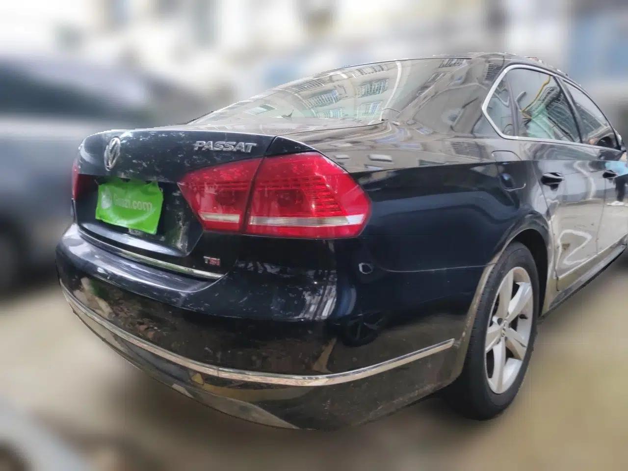Volkswagen Passat 2011 1.8 TSI DSG Ultimate Edition — миниатюра 6
