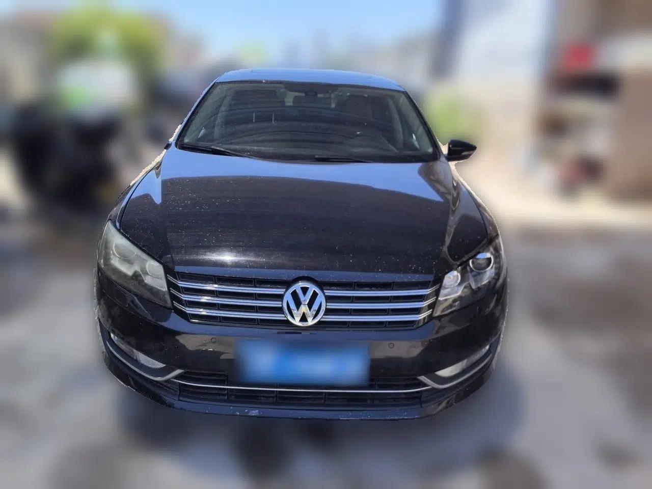 Volkswagen Passat 2013 3.0L V6 DSG Flagship Edition — миниатюра 2
