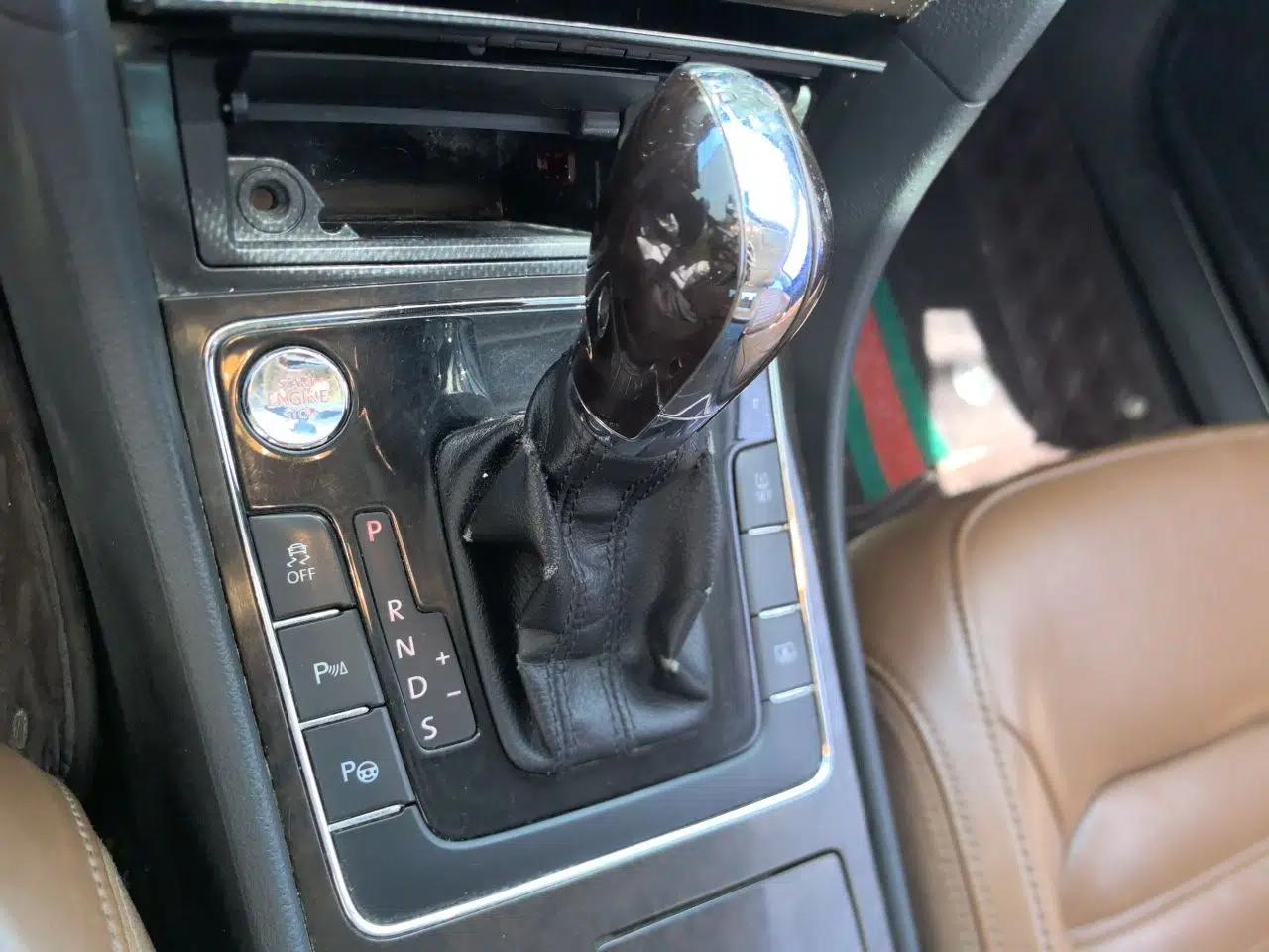 Volkswagen Passat 2013 3.0L V6 DSG Flagship Edition — миниатюра 14