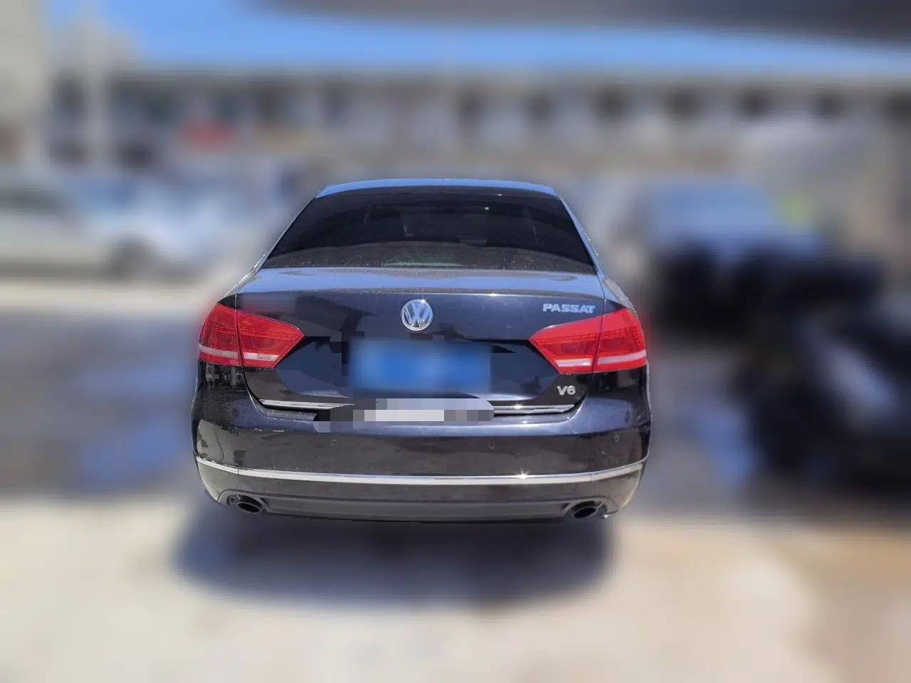 Volkswagen Passat 2013 3.0L V6 DSG Flagship Edition — миниатюра 5