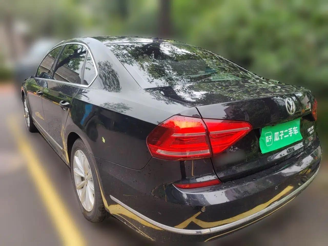 Volkswagen Passat 2017 330TSI DSG Luxury Edition — миниатюра 4