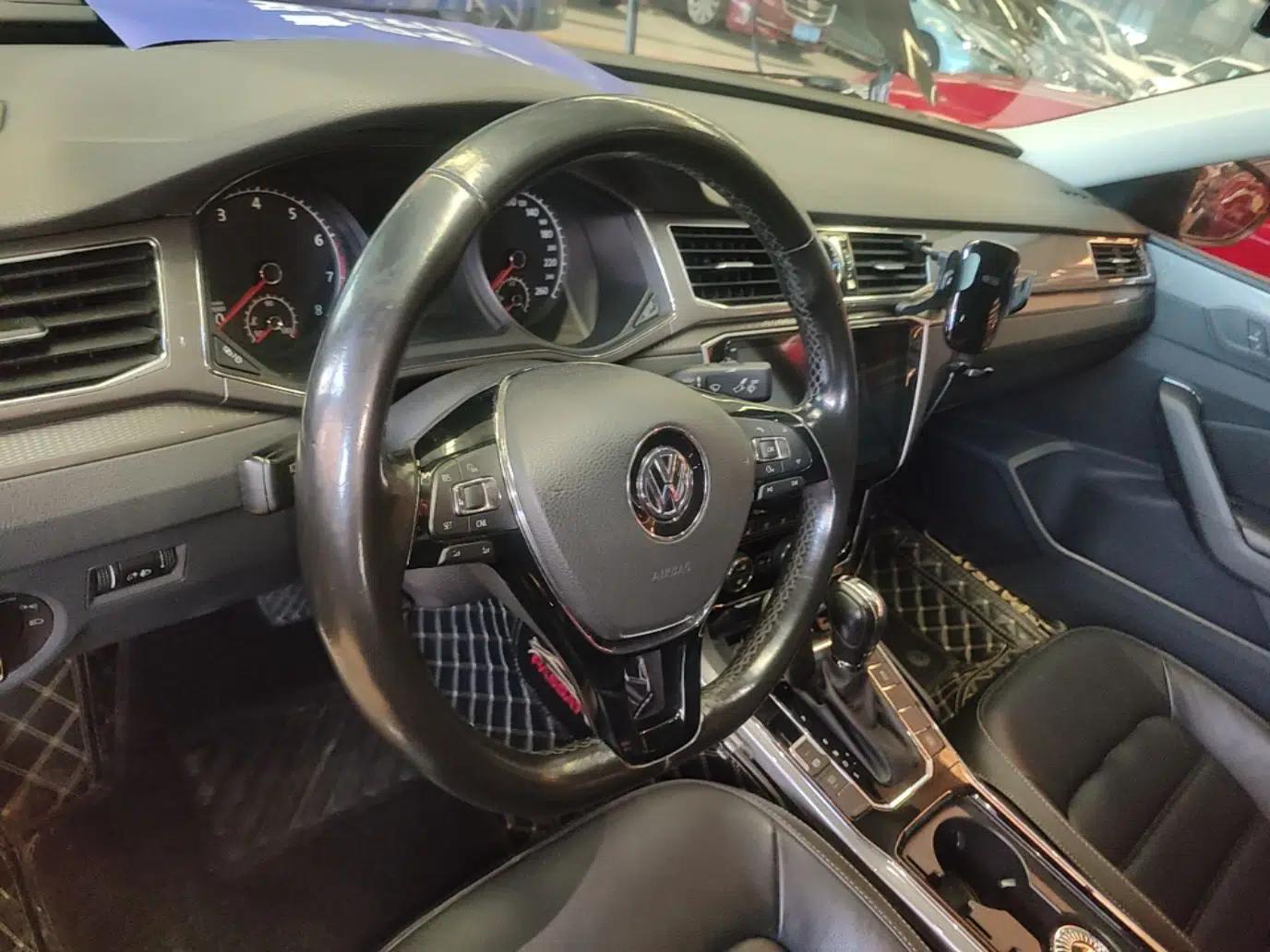 Volkswagen Passat 2016 330TSI DSG Luxury Edition — миниатюра 13