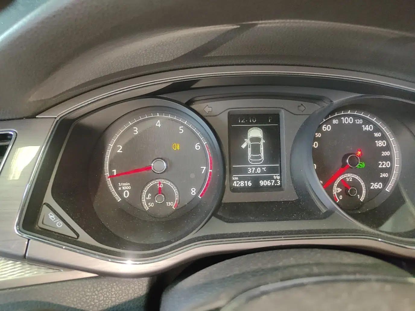 Volkswagen Passat 2016 330TSI DSG Luxury Edition — миниатюра 14