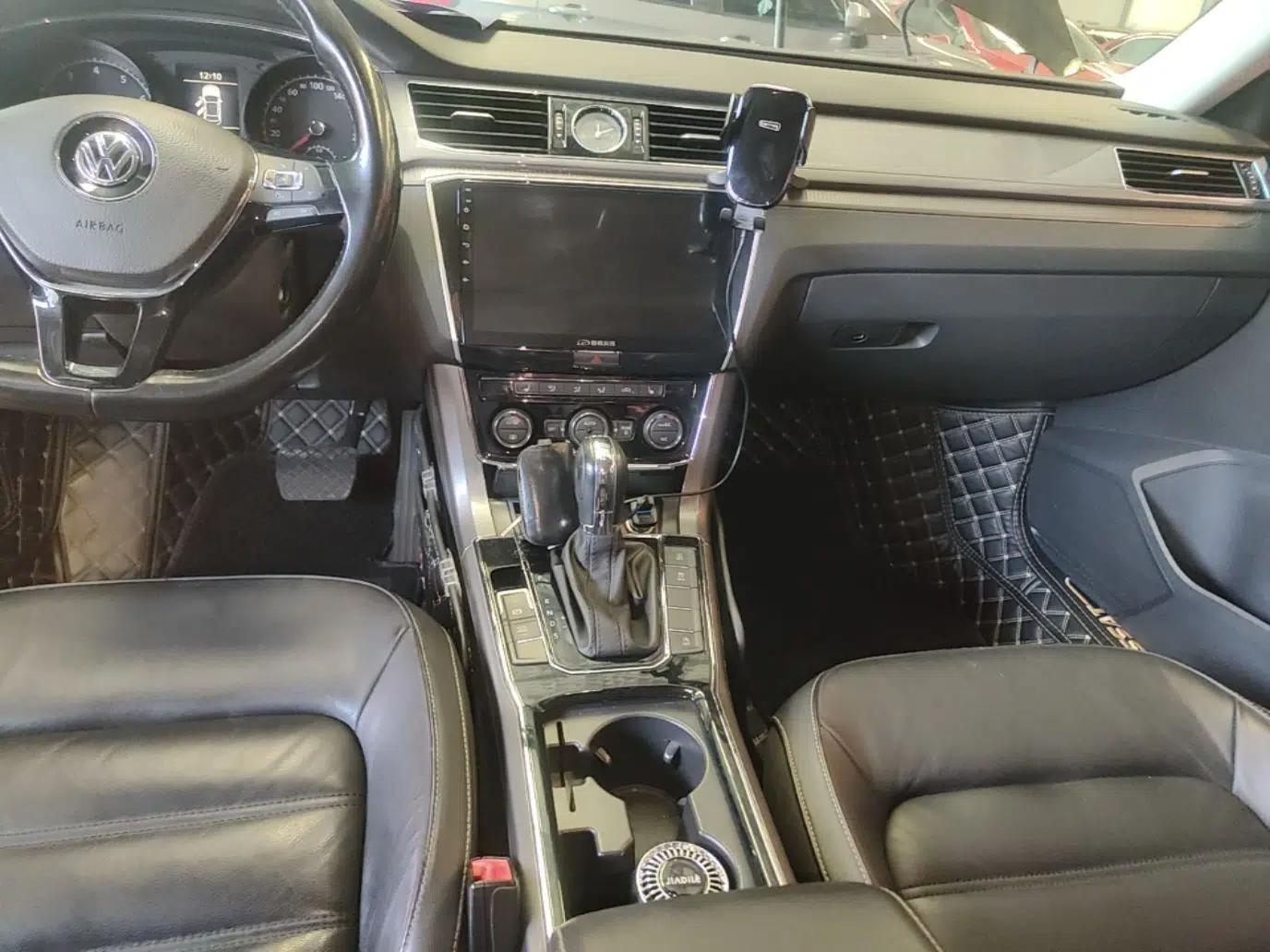 Volkswagen Passat 2016 330TSI DSG Luxury Edition — миниатюра 15