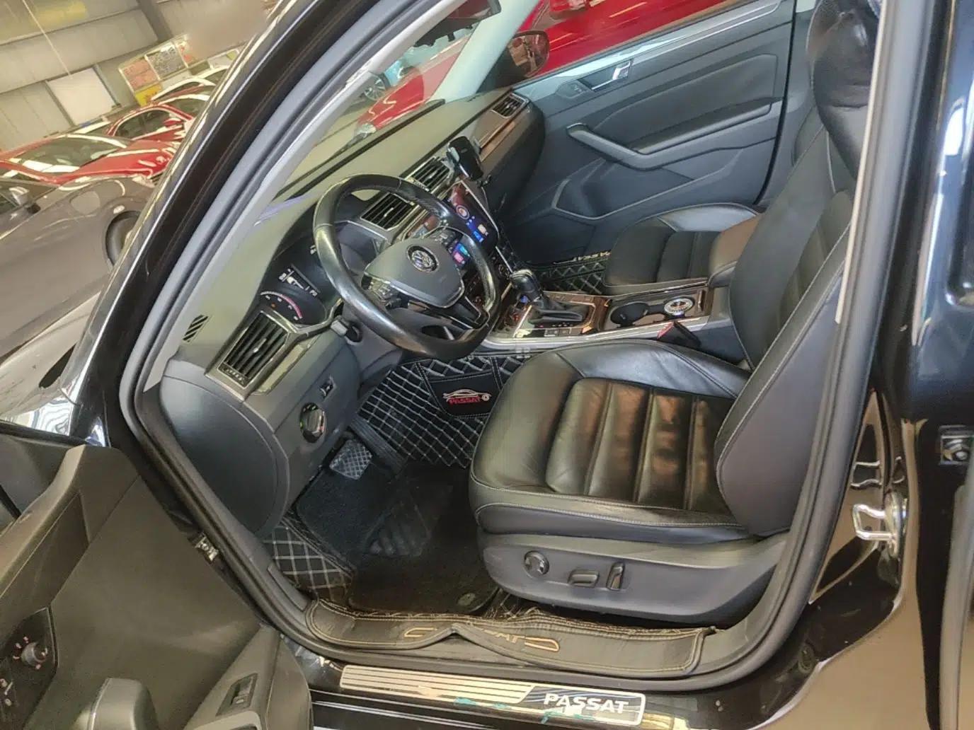 Volkswagen Passat 2016 330TSI DSG Luxury Edition — миниатюра 17