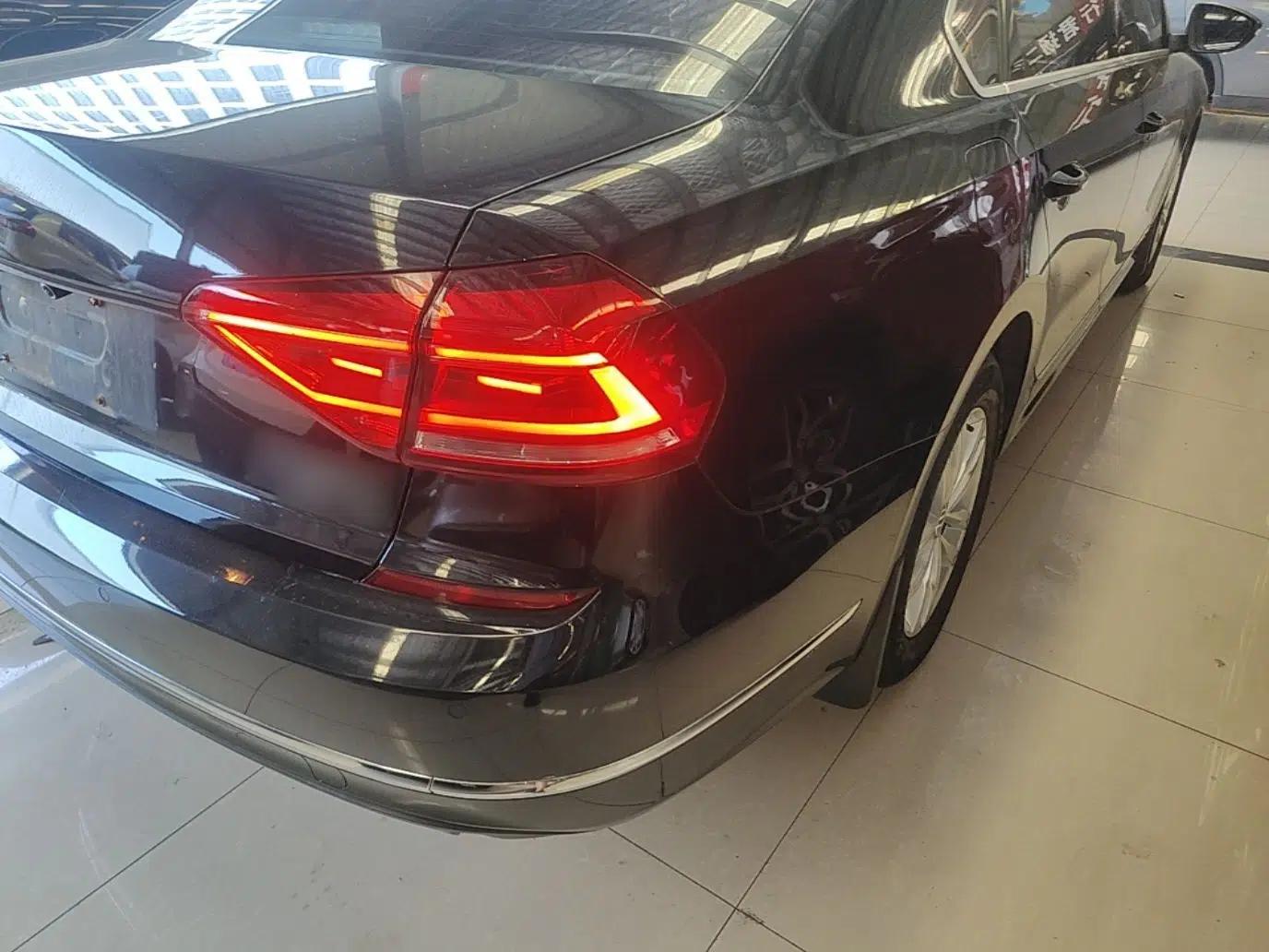 Volkswagen Passat 2016 330TSI DSG Luxury Edition — миниатюра 9