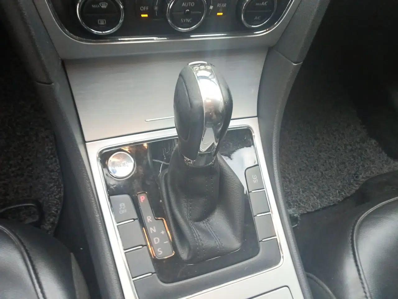 Volkswagen Passat 2015 1.8TSI DSG Prestige Edition — миниатюра 14