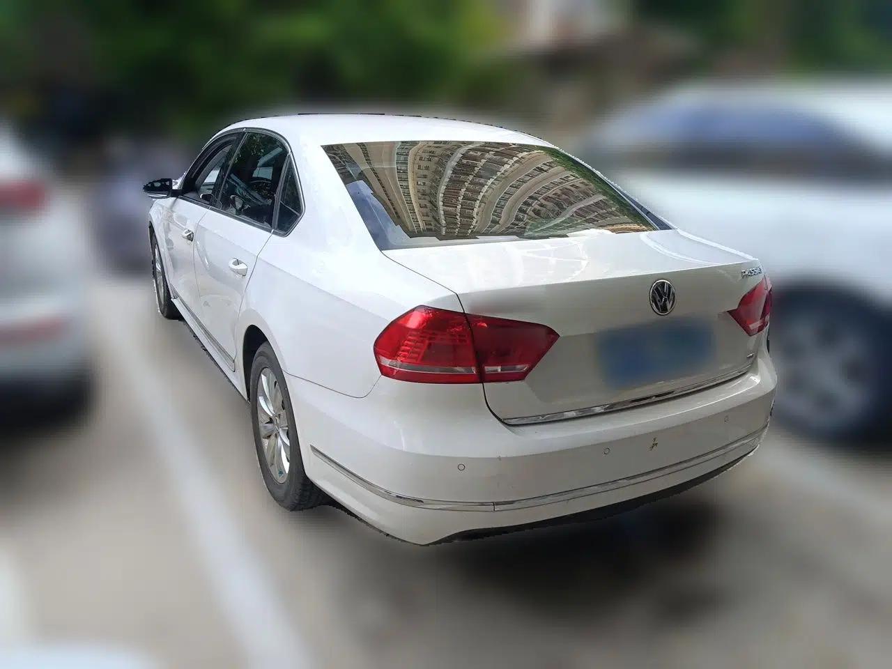 Volkswagen Passat 2015 1.8TSI DSG Prestige Edition — миниатюра 4