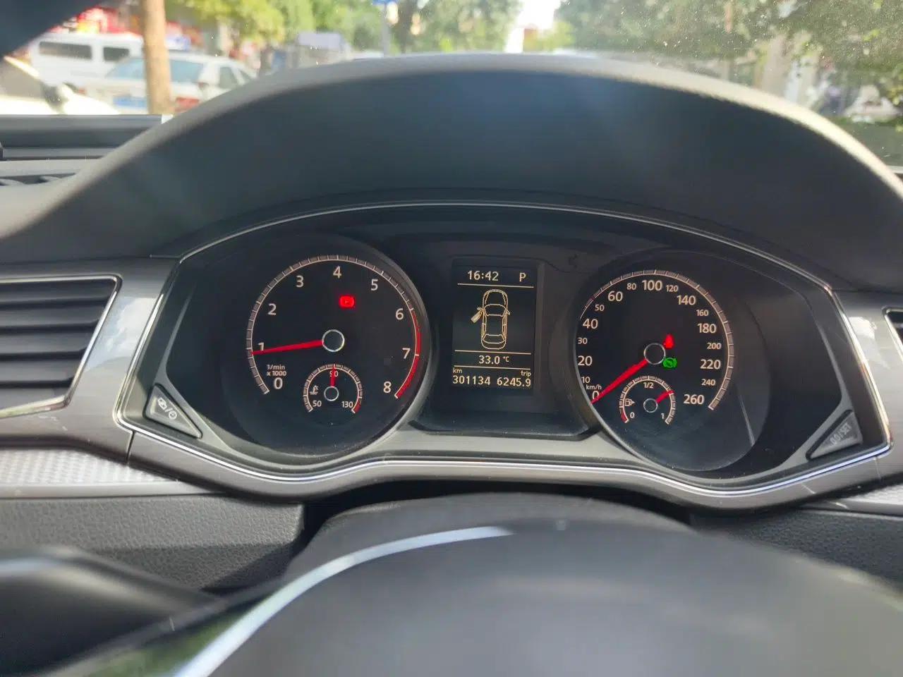Volkswagen Passat 2017 330TSI DSG Luxury Edition — миниатюра 11