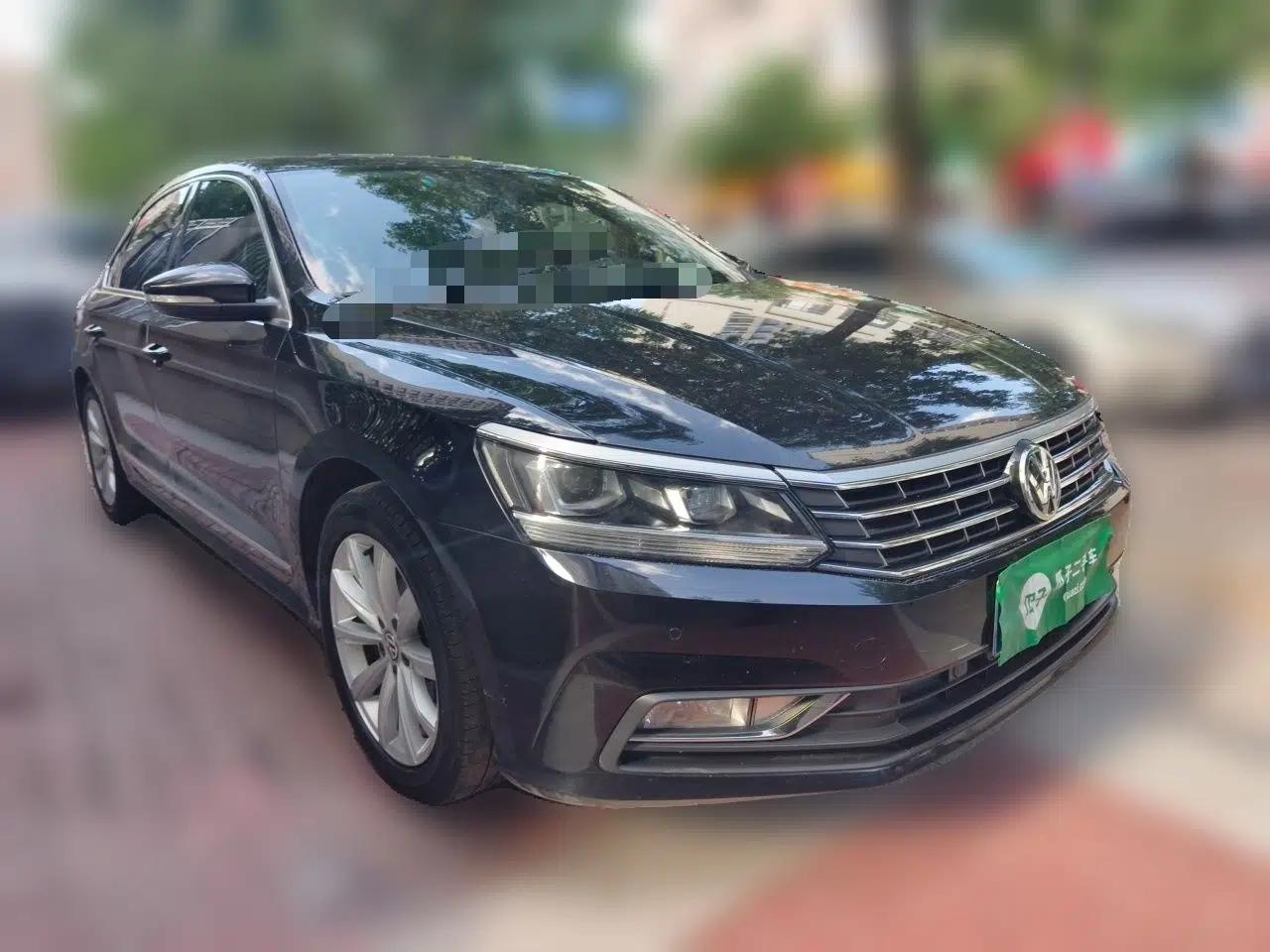 Volkswagen Passat 2017 330TSI DSG Luxury Edition — миниатюра 3