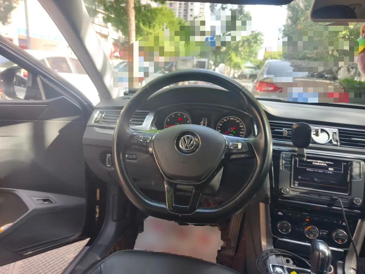 Volkswagen Passat 2017 330TSI DSG Luxury Edition — миниатюра 10