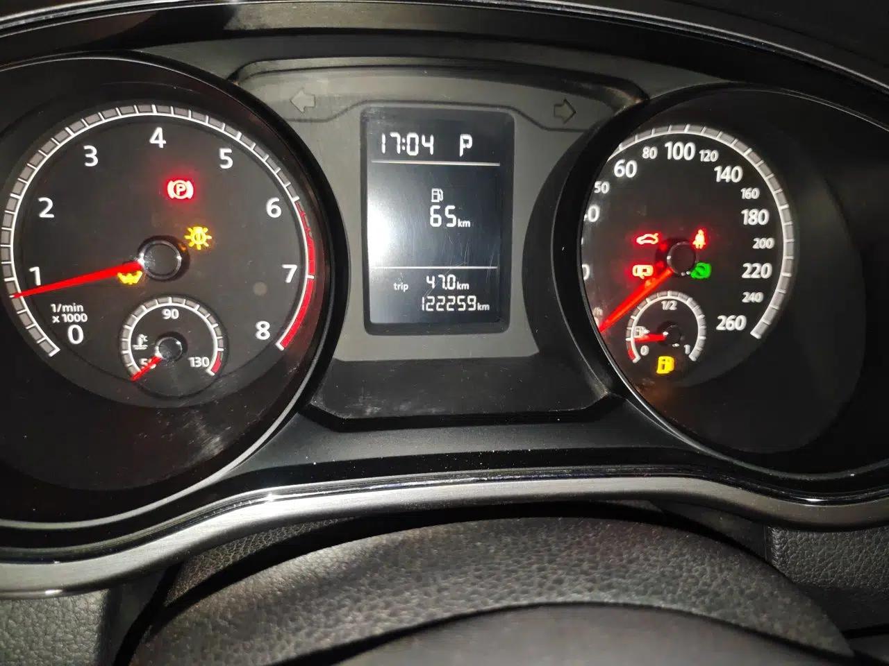 Volkswagen Passat 2013 1.8TSI DSG Government Procurement Edition — миниатюра 12
