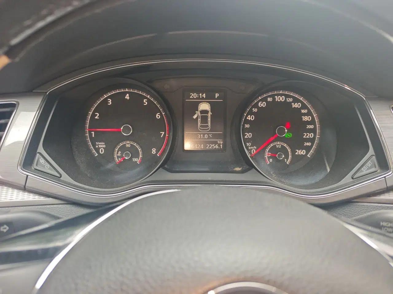 Volkswagen Passat 2016 330TSI DSG Luxury Edition — миниатюра 11