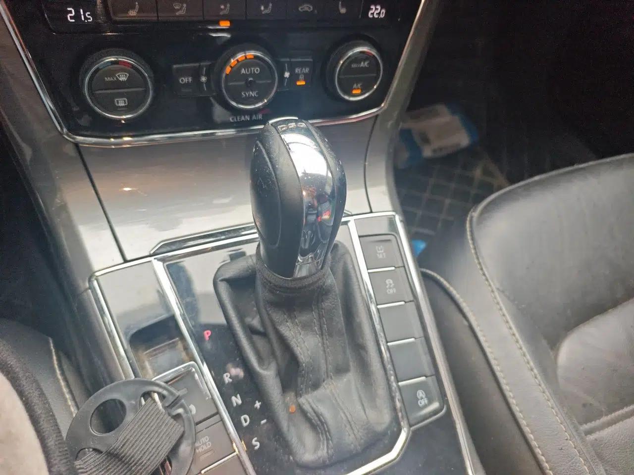 Volkswagen Passat 2016 330TSI DSG Luxury Edition — миниатюра 14
