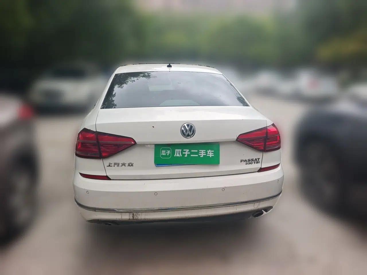 Volkswagen Passat 2016 330TSI DSG Luxury Edition — миниатюра 5