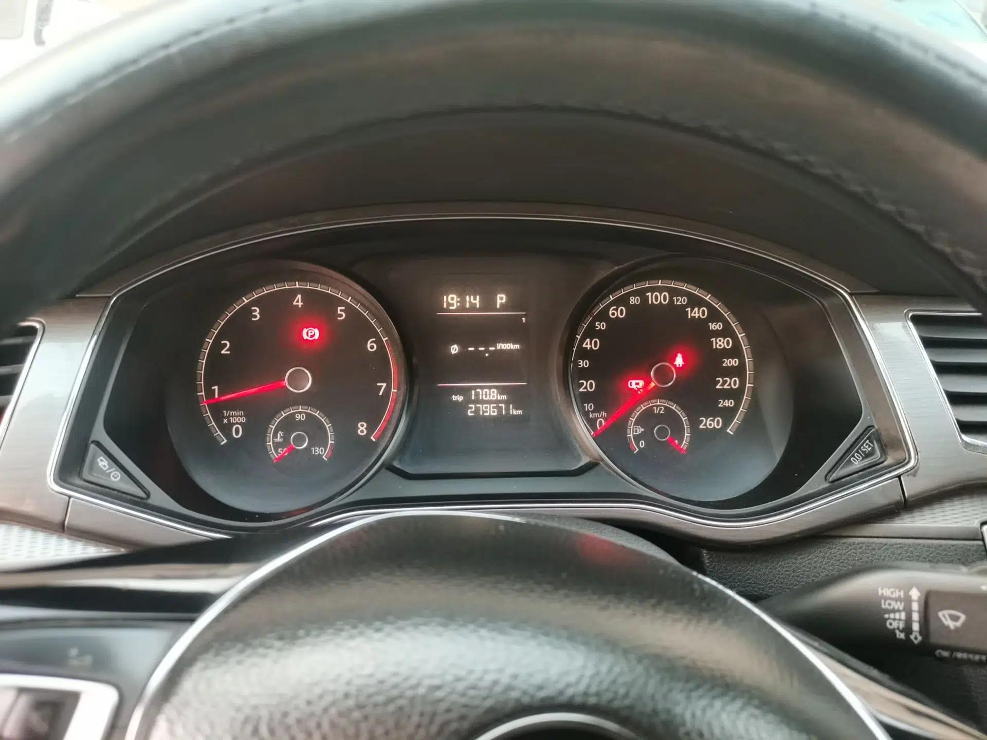 Volkswagen Passat 2016 330TSI DSG Luxury Edition — миниатюра 11