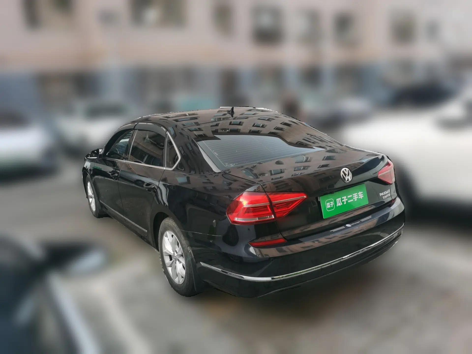 Volkswagen Passat 2016 330TSI DSG Luxury Edition — миниатюра 4
