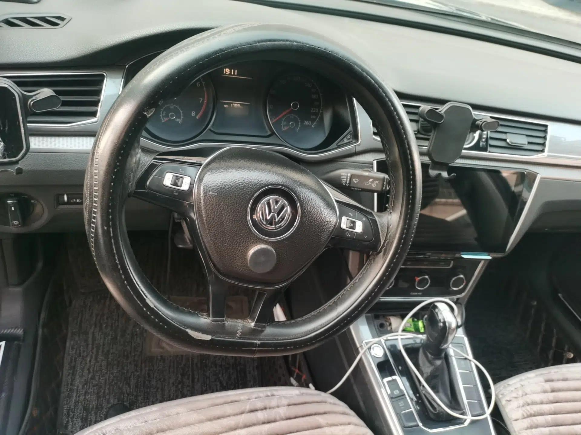 Volkswagen Passat 2016 330TSI DSG Luxury Edition — миниатюра 10
