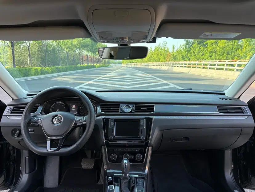 Volkswagen Passat 2017 330TSI DSG Prestige Edition — миниатюра 18