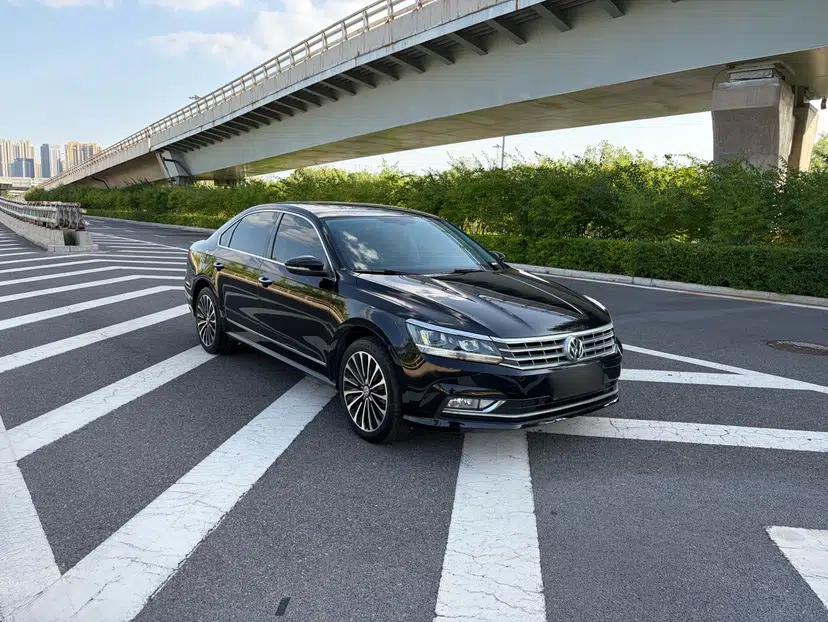 Volkswagen Passat 2017 330TSI DSG Prestige Edition — миниатюра 4