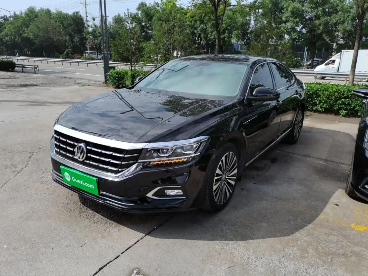 Volkswagen Passat 2019 380TSI Luxury Edition China VI Standard — миниатюра 1