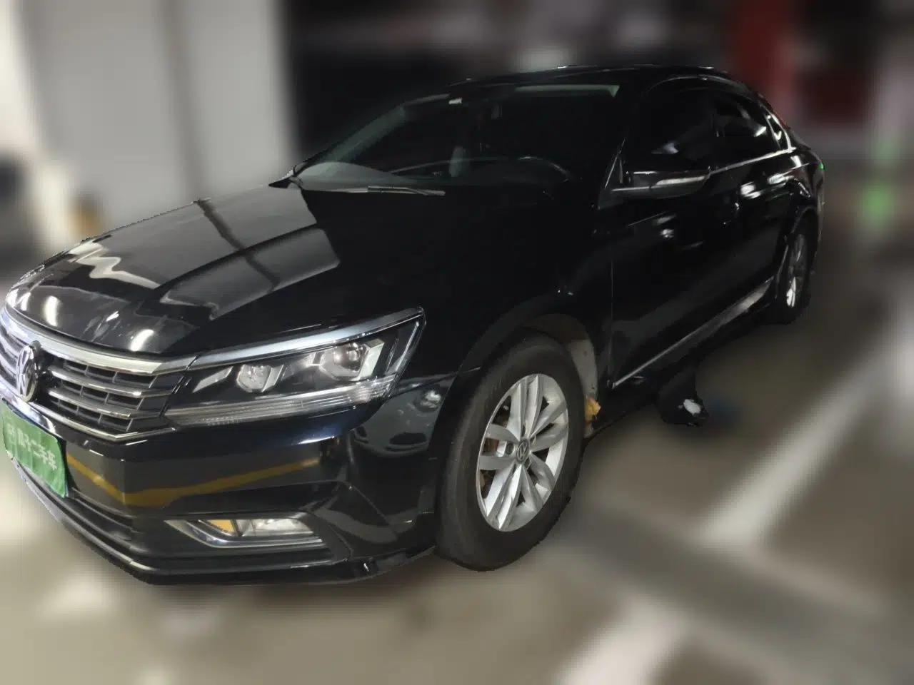 Volkswagen Passat 2016 330TSI DSG Luxury Edition — миниатюра 1