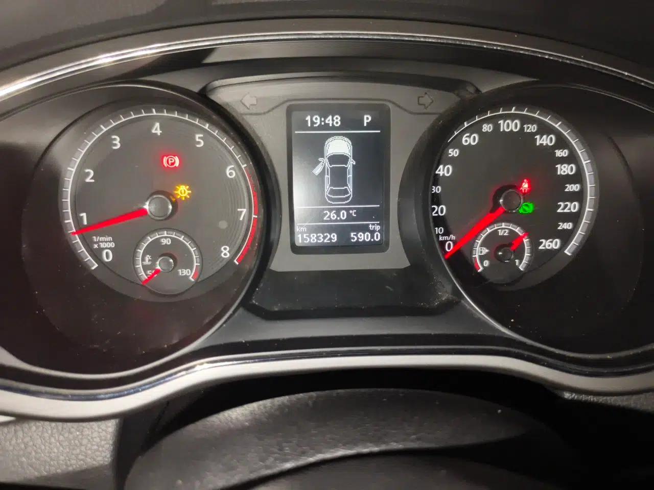 Volkswagen Passat 2016 330TSI DSG Luxury Edition — миниатюра 12