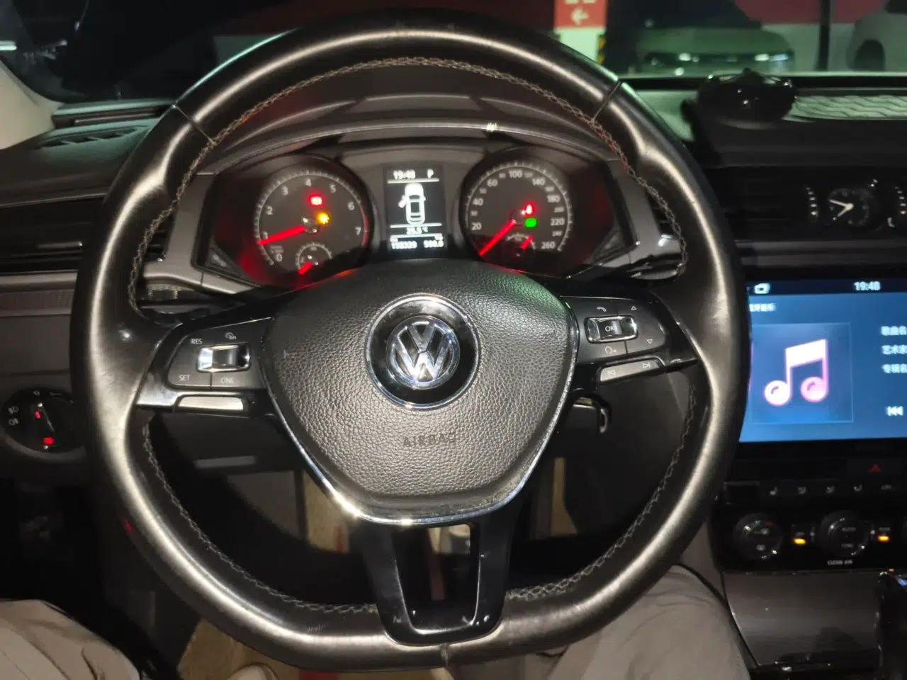 Volkswagen Passat 2016 330TSI DSG Luxury Edition — миниатюра 10
