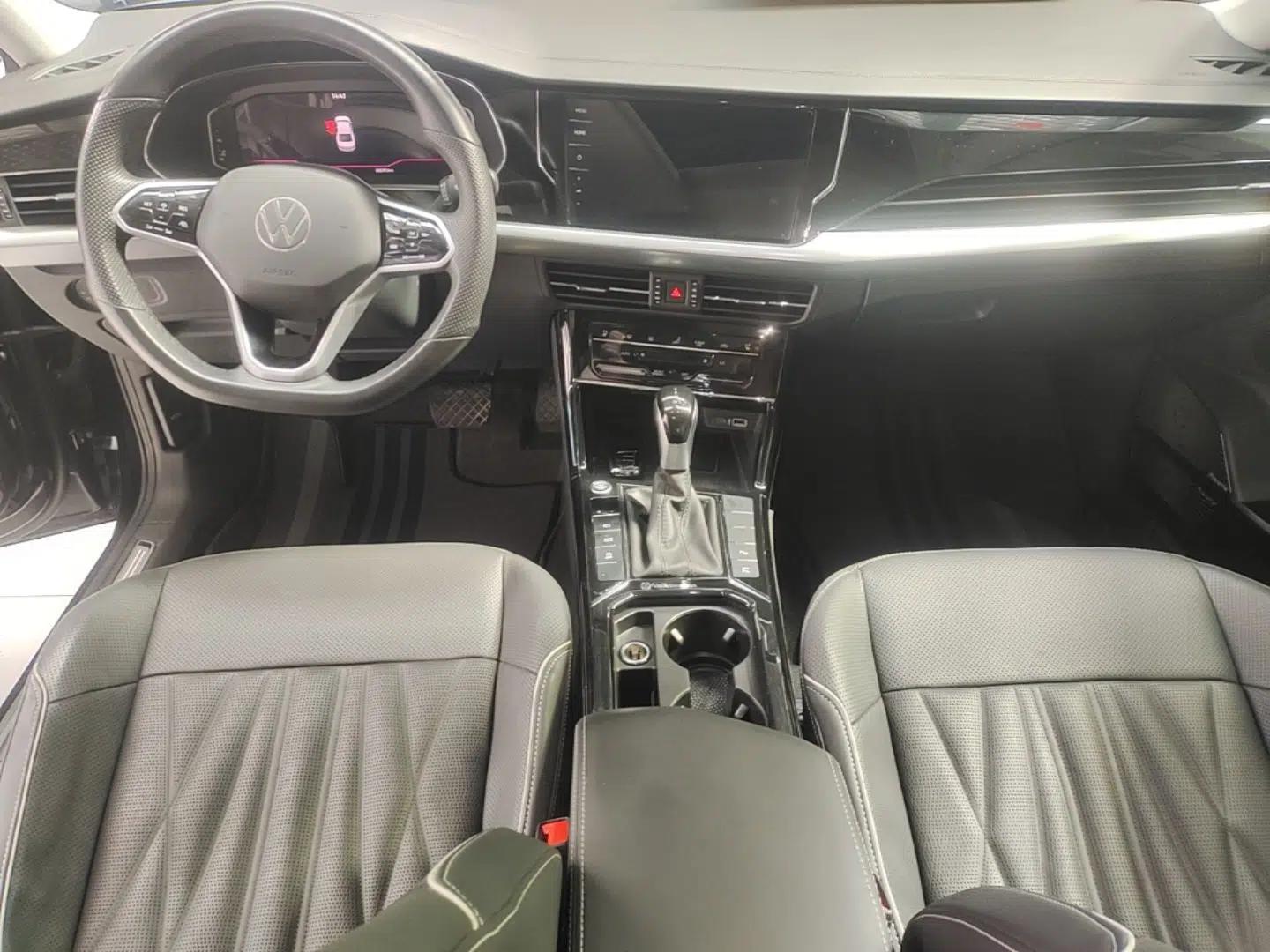 Volkswagen Passat 2023 Facelift 330TSI Luxury Edition — миниатюра 12