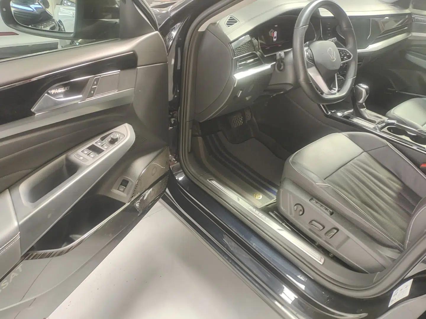 Volkswagen Passat 2023 Facelift 330TSI Luxury Edition — миниатюра 18