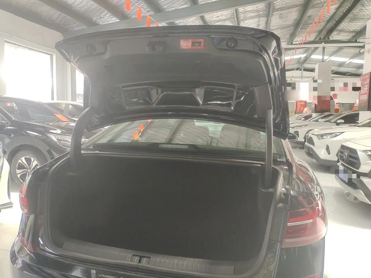 Volkswagen Passat 2023 Facelift 330TSI Luxury Edition — миниатюра 22