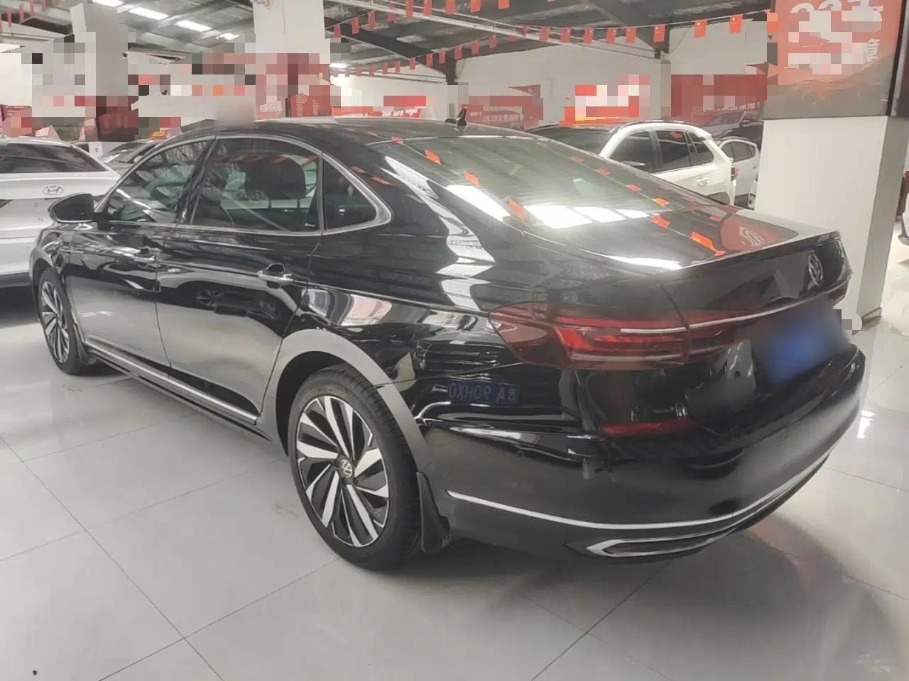 Volkswagen Passat 2023 Facelift 330TSI Luxury Edition — миниатюра 4