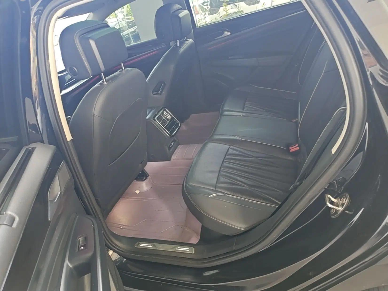Volkswagen Passat 2023 Facelift 330TSI Luxury Edition — миниатюра 25