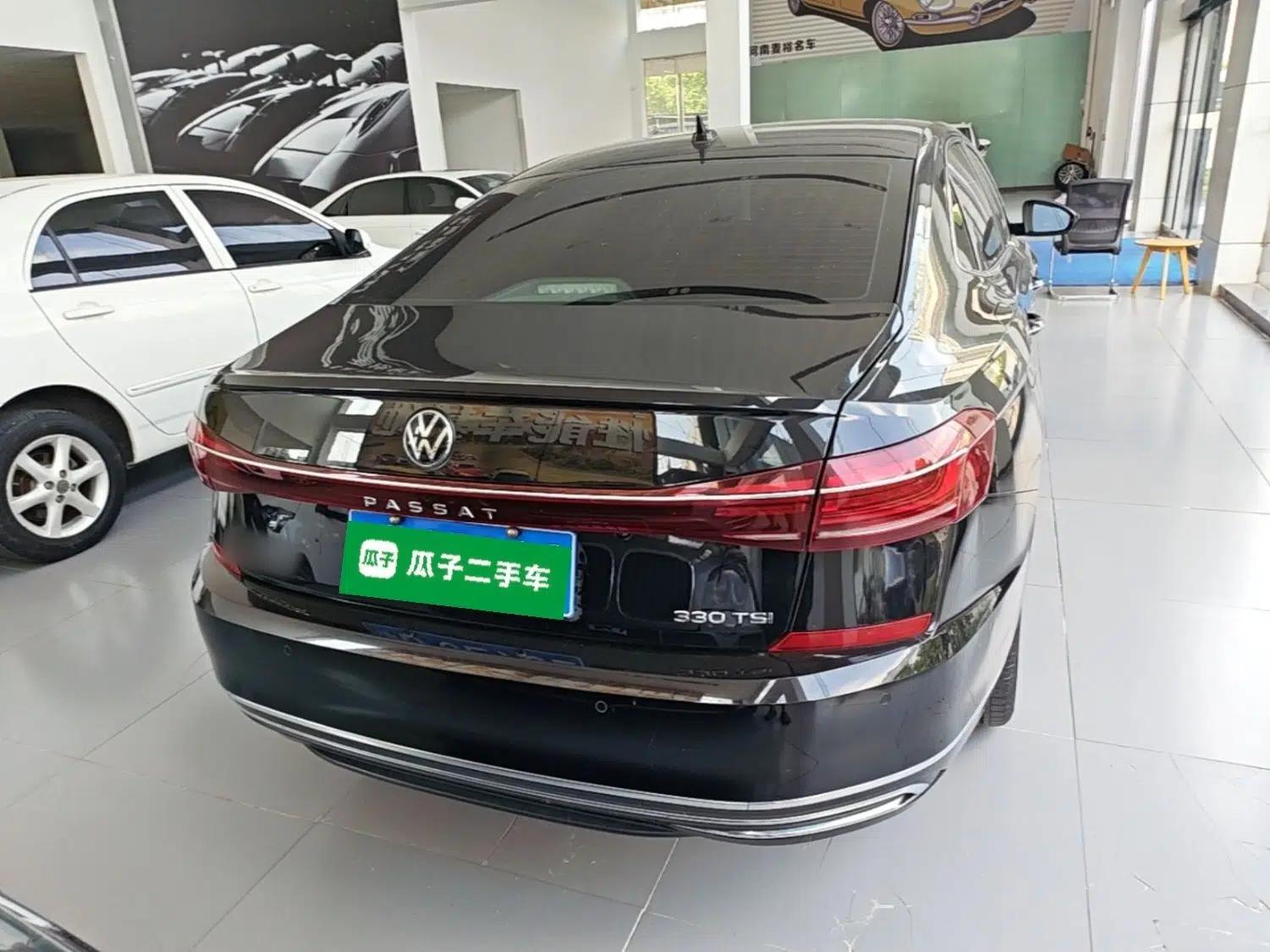 Volkswagen Passat 2023 Facelift 330TSI Luxury Edition — миниатюра 5