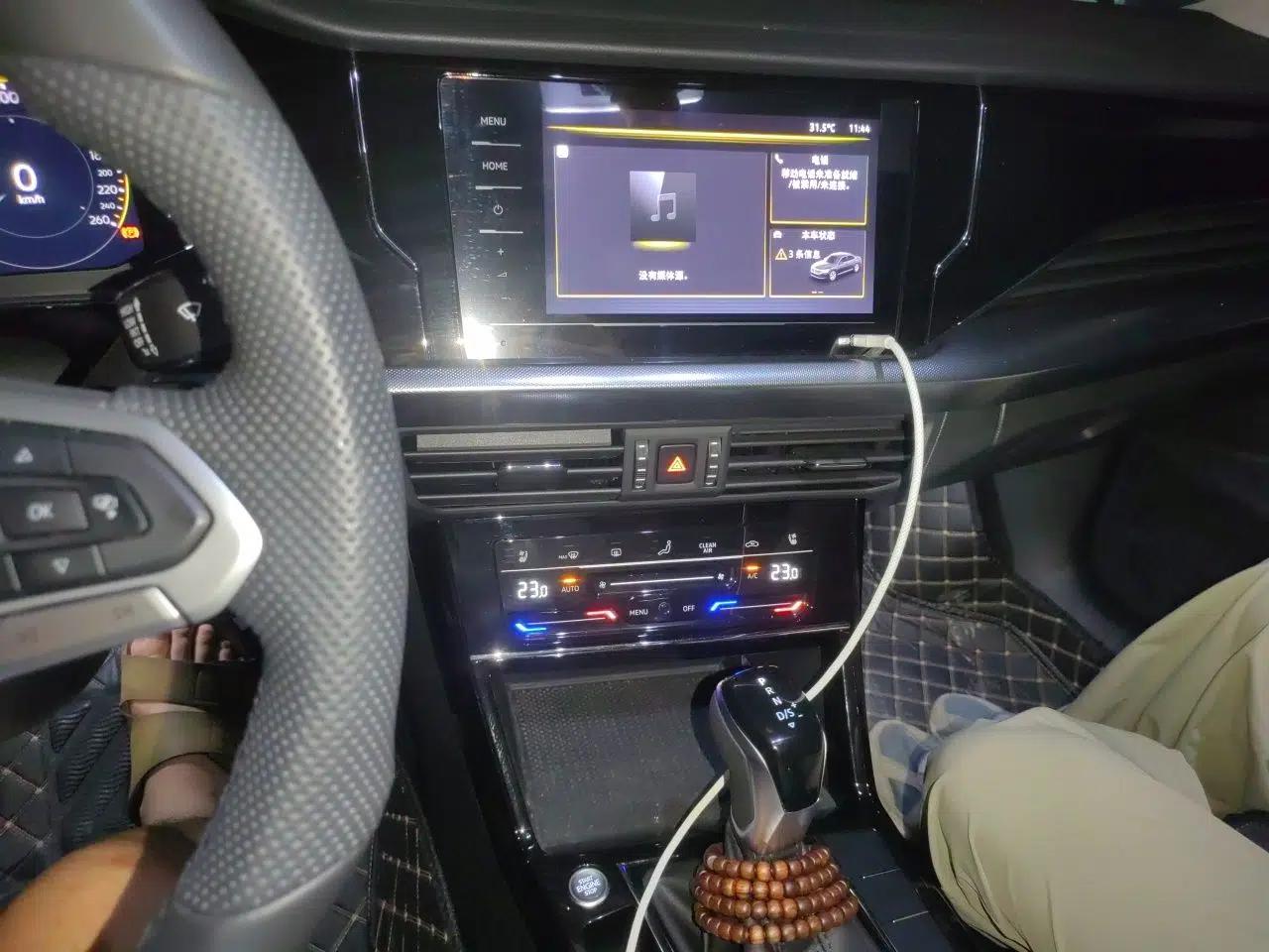 Volkswagen Passat 2025 Outstanding Model 380TSI Starry Dragon Edition — миниатюра 13