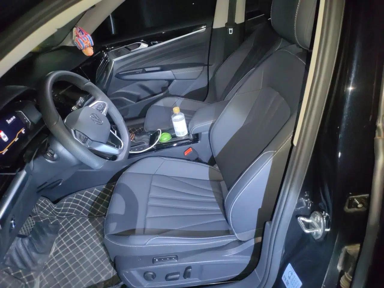 Volkswagen Passat 2025 Outstanding Model 380TSI Starry Dragon Edition — миниатюра 15